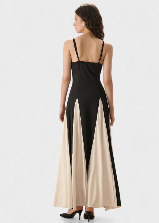 Robe noire à fines bretelles