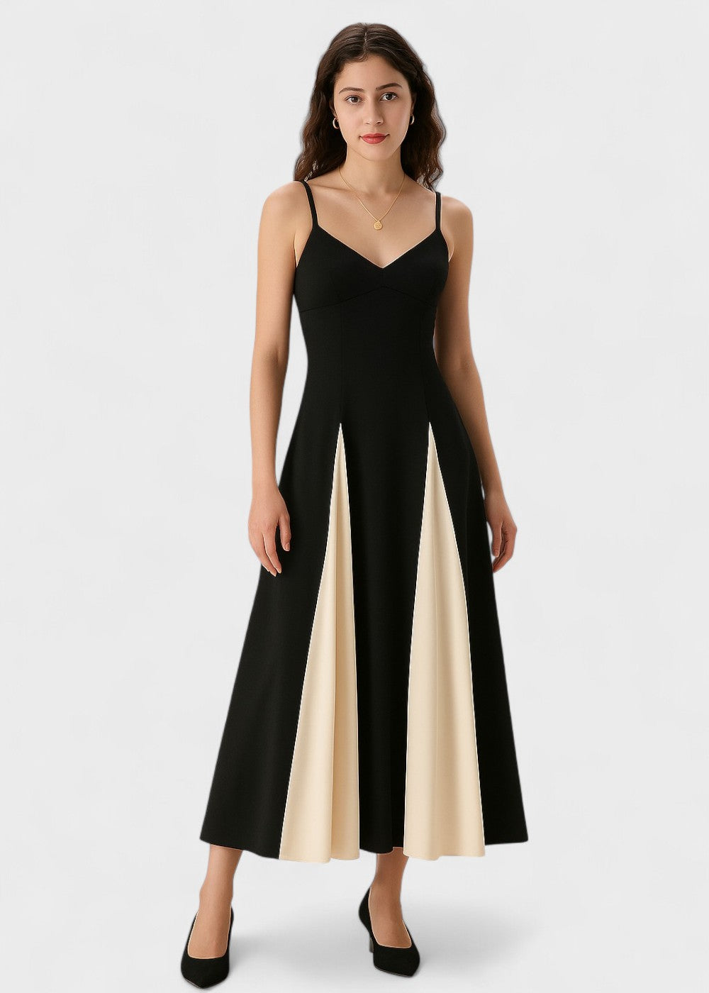 Robe noire à fines bretelles