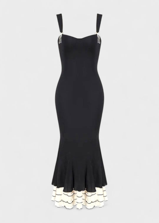 Robe longue noire moulante avec décolleté en cœur et fines bretelles